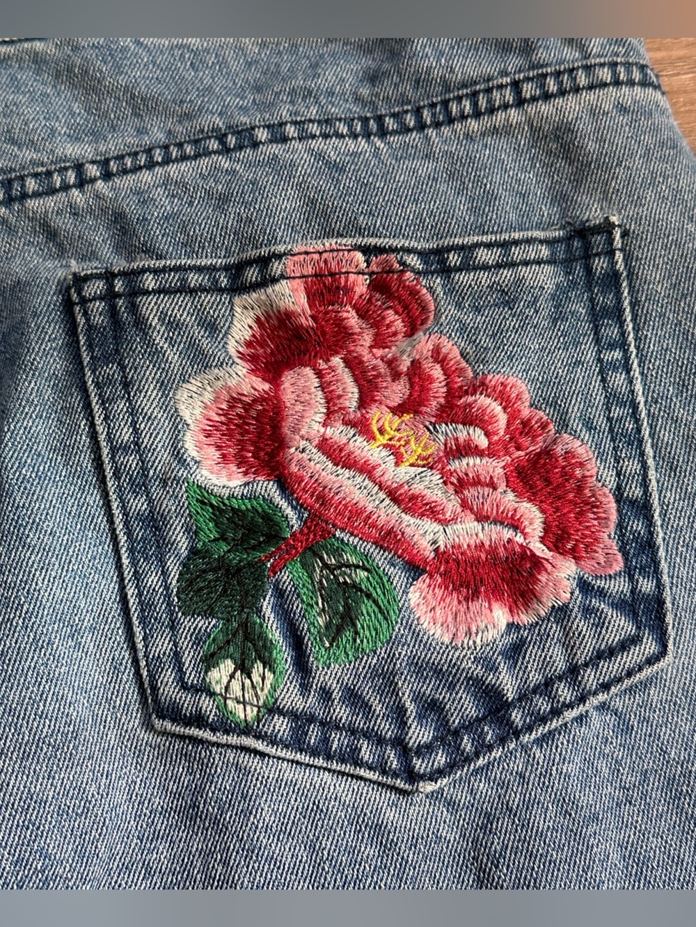 Embroidered Floral Jeans Light Wash Straight Leg Cottagecore Boho Peony XL 34 - Picture 6 of 8
